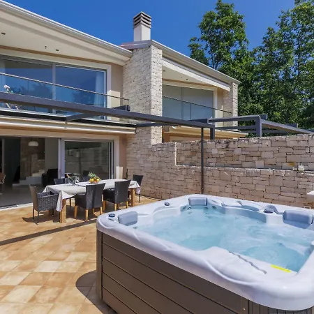 Sv- Ivan 2 By Interhome Pelegrin