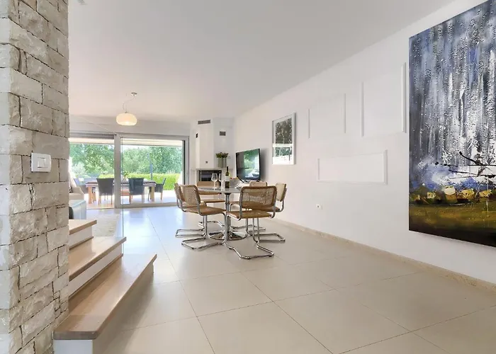 Sv- Ivan 2 By Interhome Pelegrin