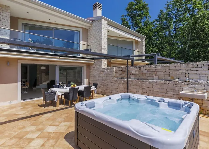 Sv- Ivan 2 By Interhome Pelegrin